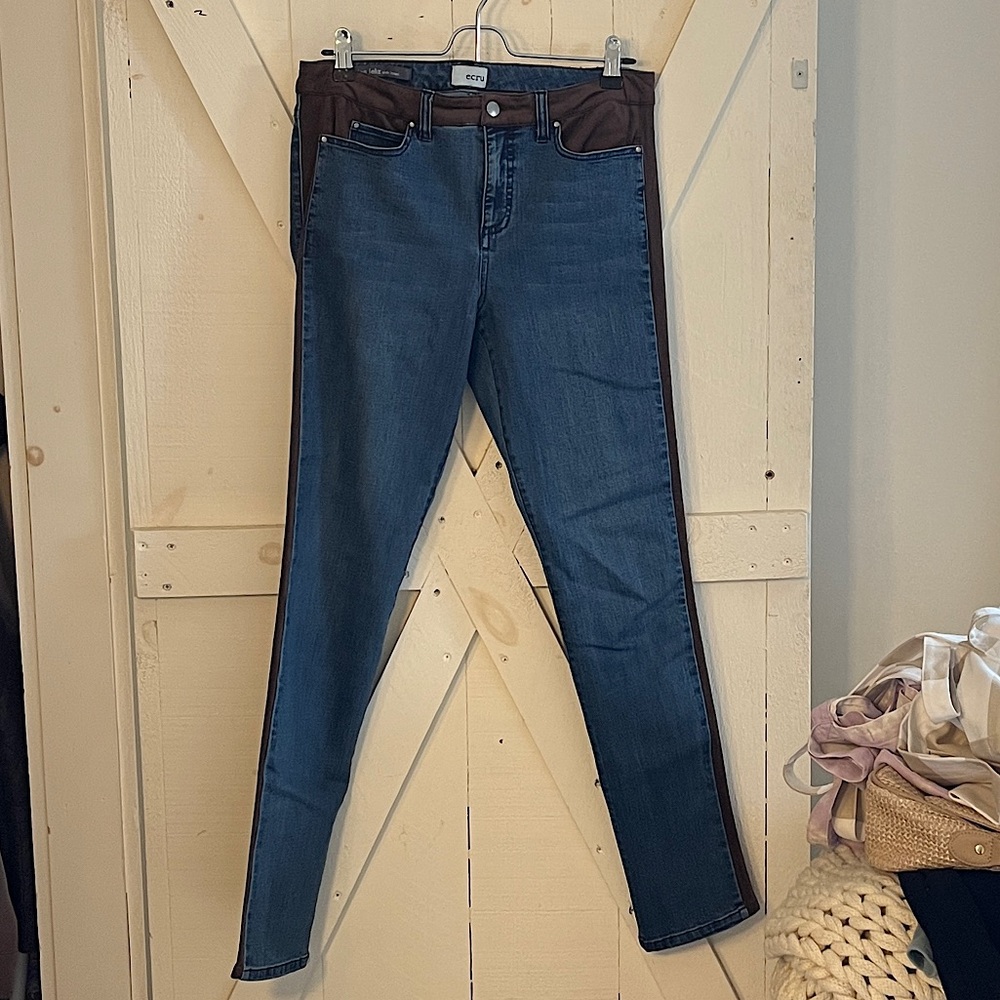 Los Feliz Brown Suede Inset Skinny Jeans Medium wash size 27 ecru never worn